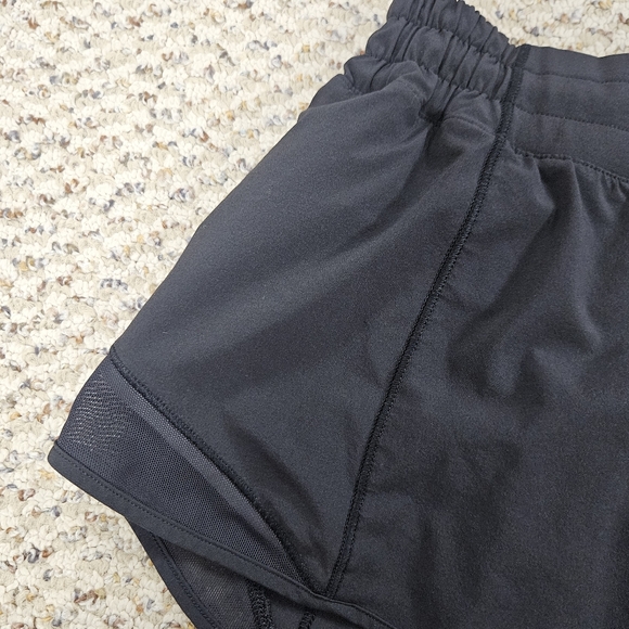 Lululemon Hotty Hot LR Short 2.5" Lined Swift 4 Way Stretch Size 8 Black - Picture 6 of 6